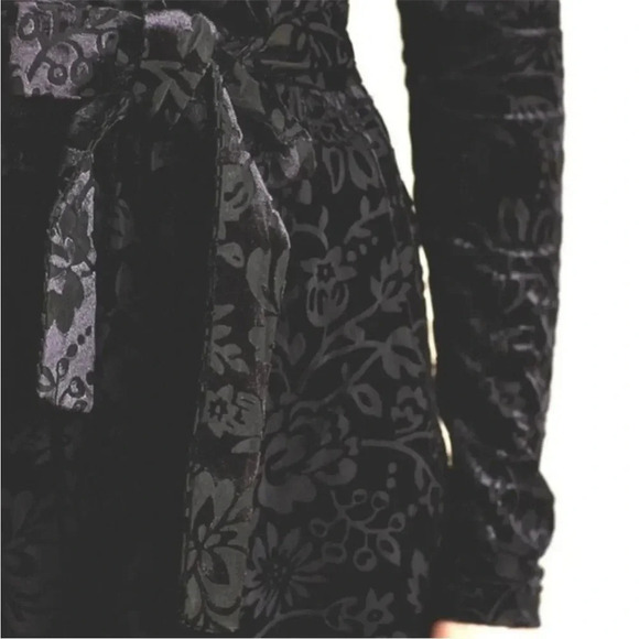 Saylor velour romper size S - Picture 2 of 7